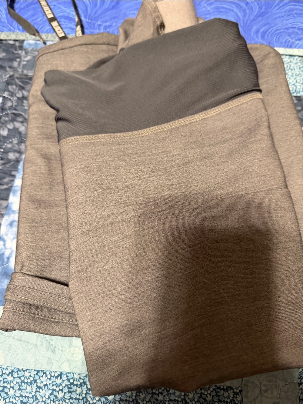 Med. Couture Gray Scrub Top with Pink Trim SIZE 2xl